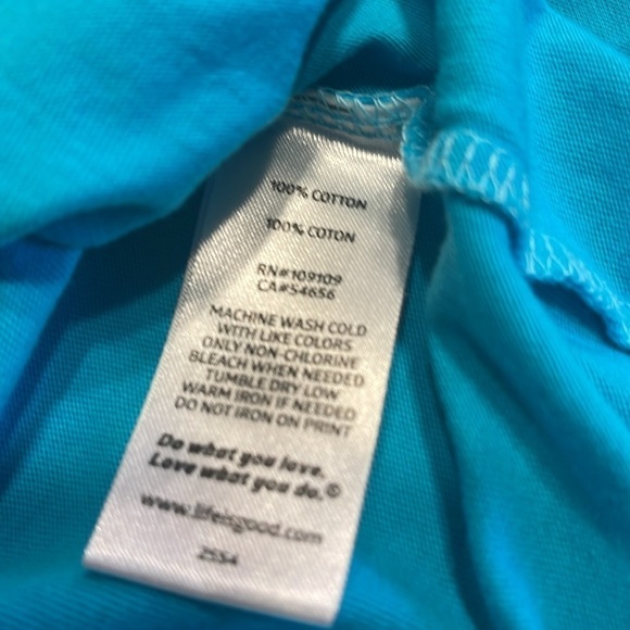 Life is Good M blue Mermaid printed short sleeve tshirt. NWT. - Picture 7 of 8